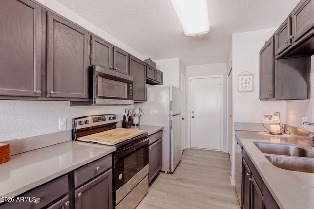 10202 N 87TH Avenue, Peoria, AZ 85345