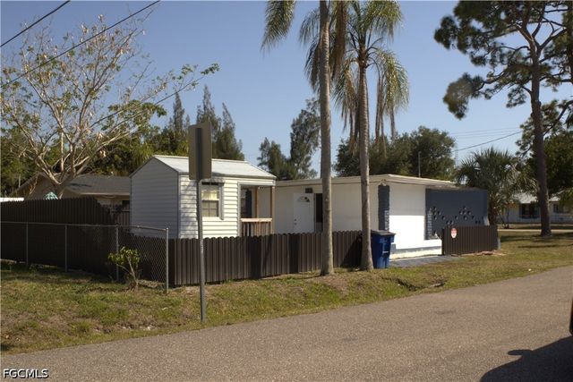 1338 Old Bridge RD, North Fort Myers, FL 33917