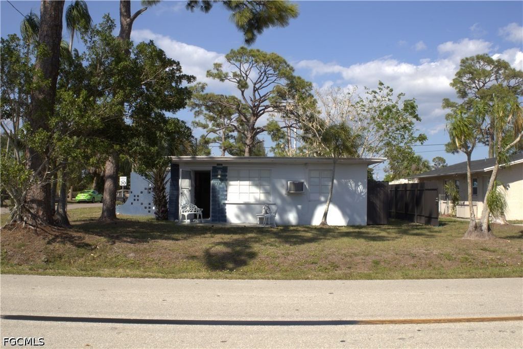 1338 Old Bridge RD, North Fort Myers, FL 33917