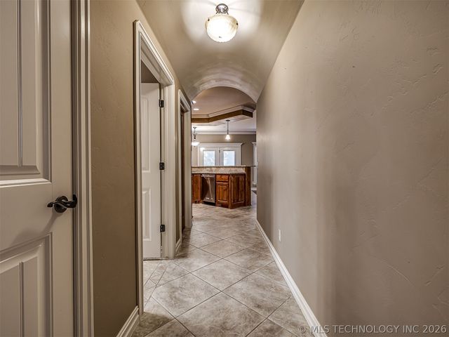 1204 W Fargo Lane, Broken Arrow, OK 74012