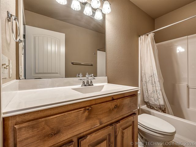 1204 W Fargo Lane, Broken Arrow, OK 74012