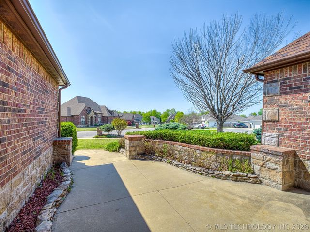1204 W Fargo Lane, Broken Arrow, OK 74012
