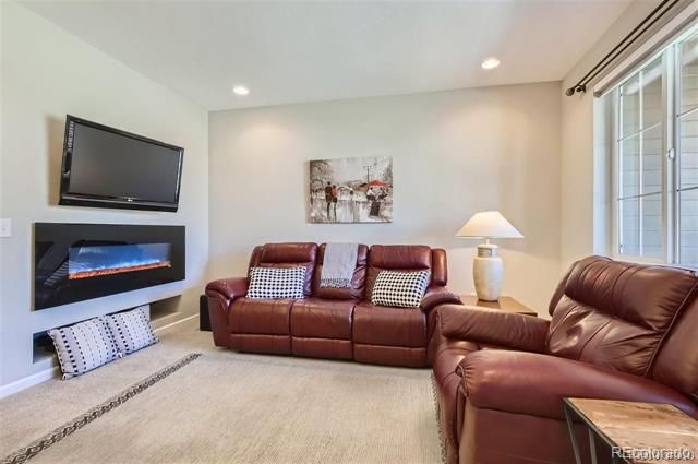 518 E Dry Creek Place, Littleton, CO 80122