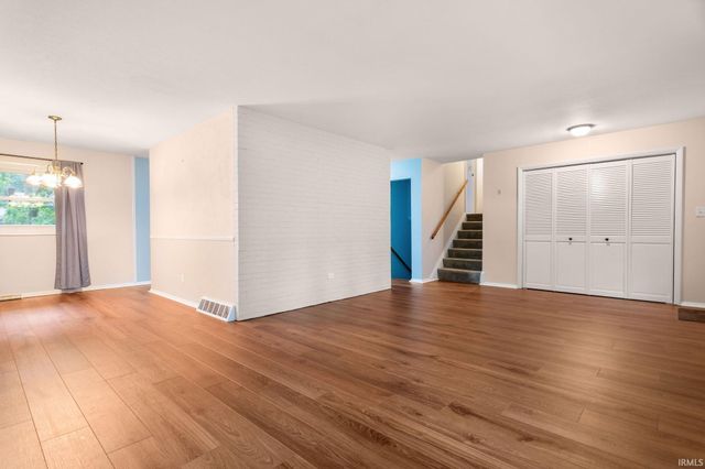 53332 Oakton Drive, South Bend, IN 46635