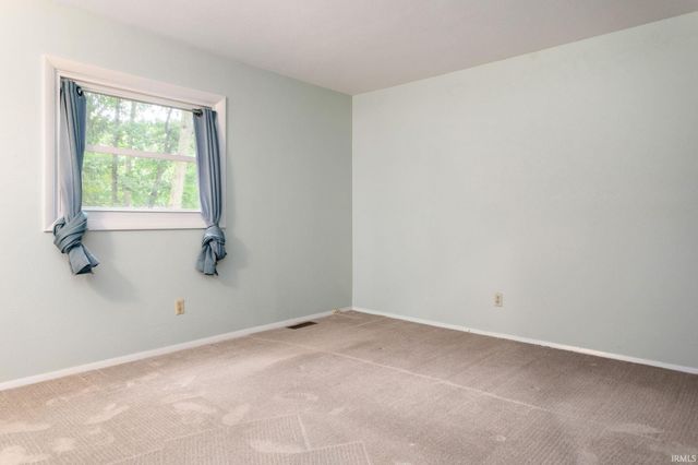 53332 Oakton Drive, South Bend, IN 46635