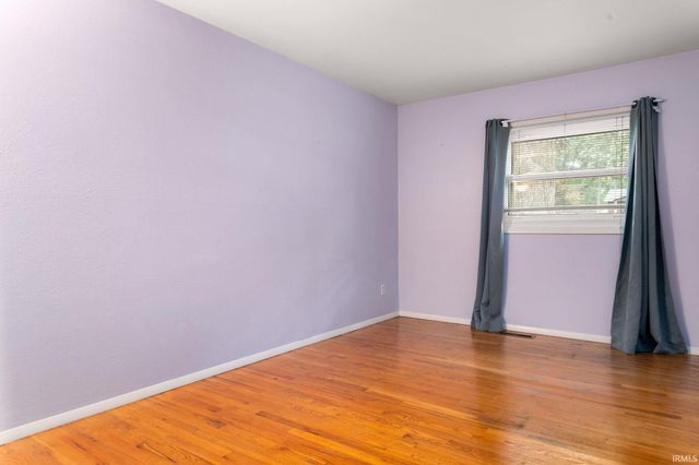 53332 Oakton Drive, South Bend, IN 46635