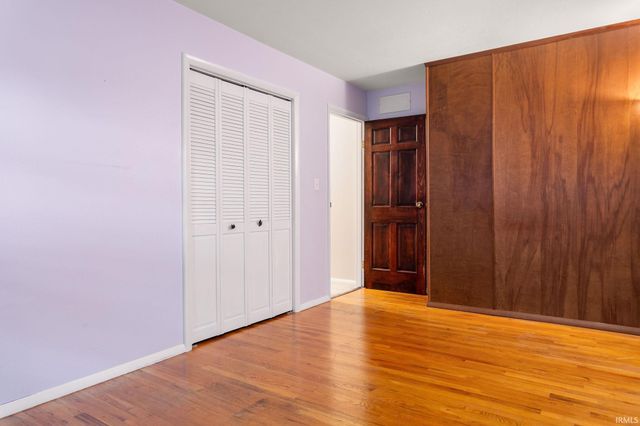 53332 Oakton Drive, South Bend, IN 46635