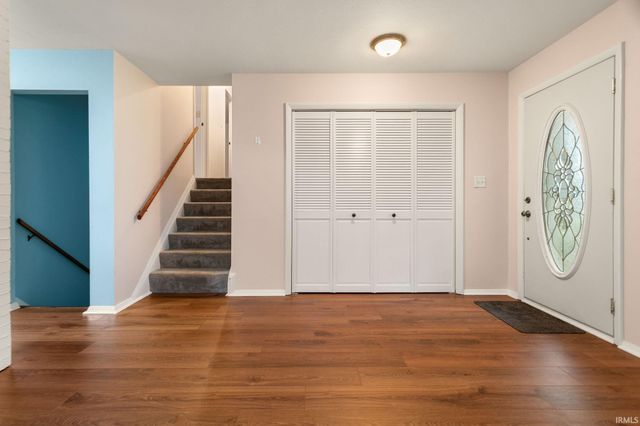 53332 Oakton Drive, South Bend, IN 46635