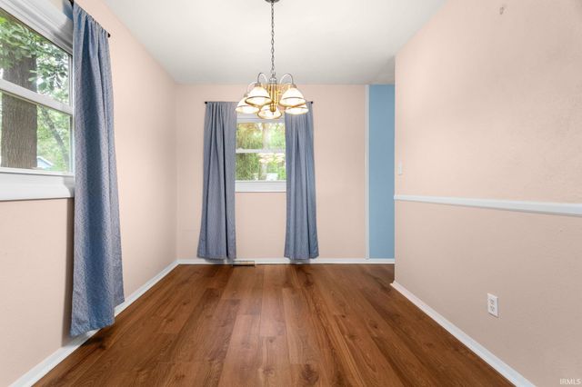 53332 Oakton Drive, South Bend, IN 46635
