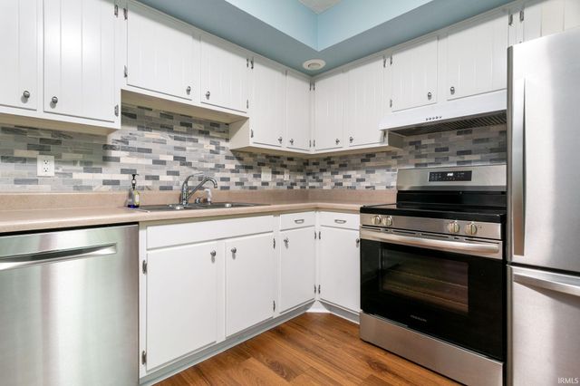 53332 Oakton Drive, South Bend, IN 46635