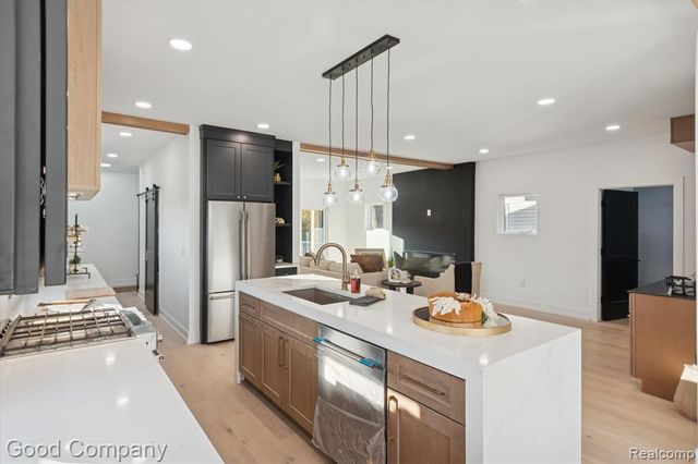 125 N Washington Ave Avenue, Royal Oak, MI 48067