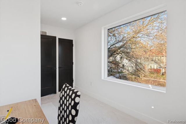 125 N Washington Ave Avenue, Royal Oak, MI 48067