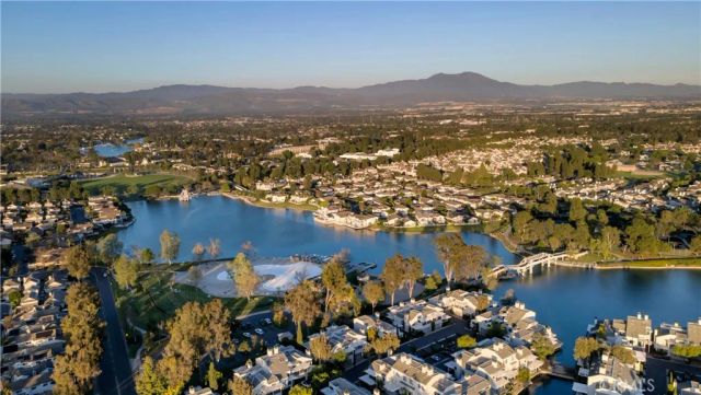 125 Briarglen, Irvine, CA 92614