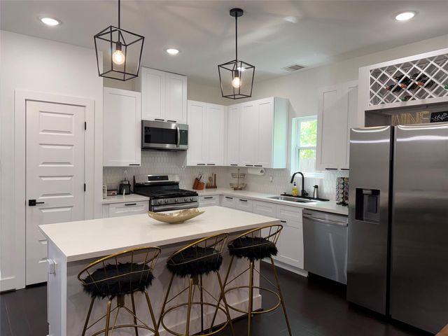 2417 Noble Street, Houston, TX 77026