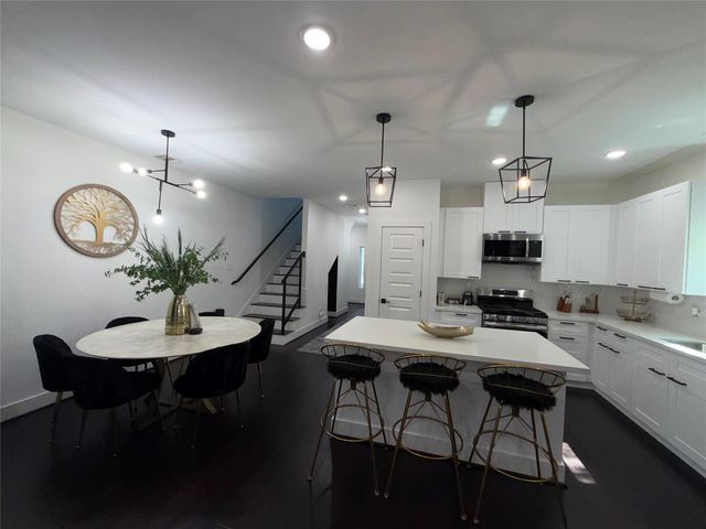 2417 Noble Street, Houston, TX 77026