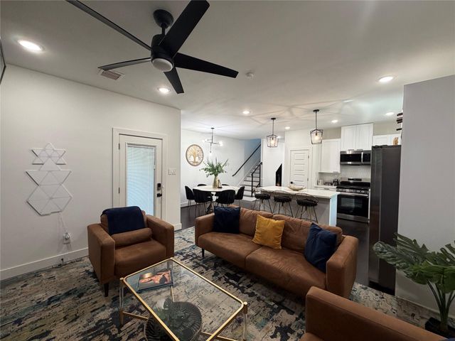 2417 Noble Street, Houston, TX 77026
