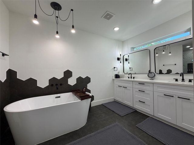 2417 Noble Street, Houston, TX 77026