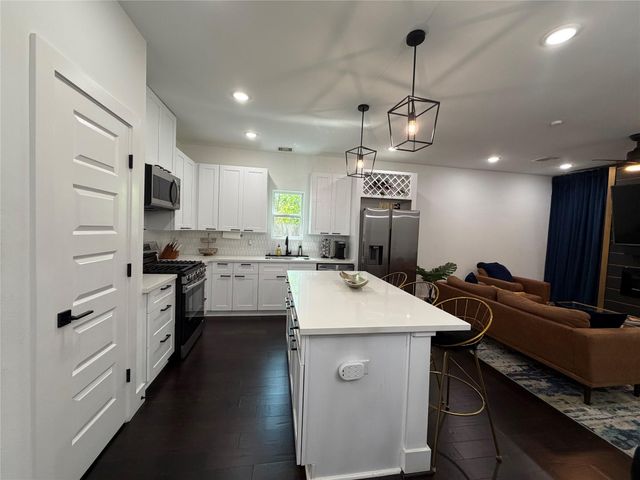 2417 Noble Street, Houston, TX 77026