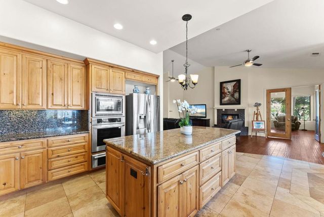 28820 Willow Park Road, Escondido, CA 92026