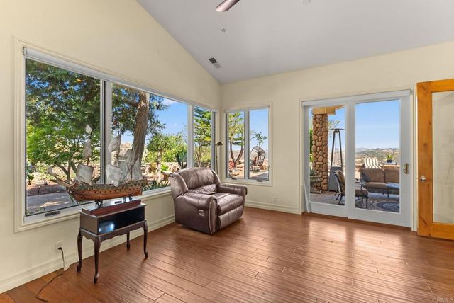 28820 Willow Park Road, Escondido, CA 92026