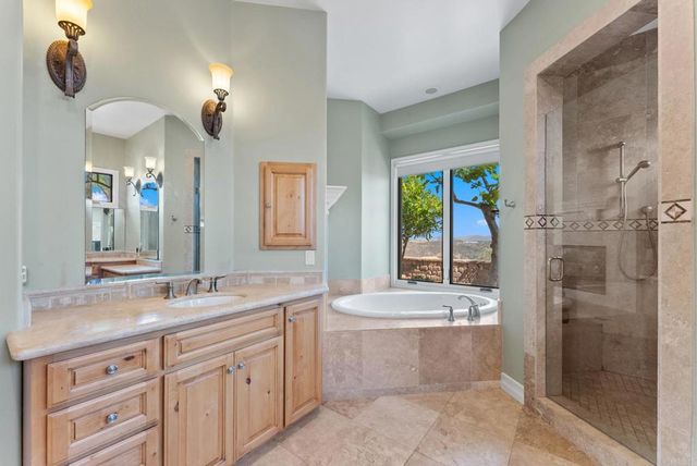 28820 Willow Park Road, Escondido, CA 92026