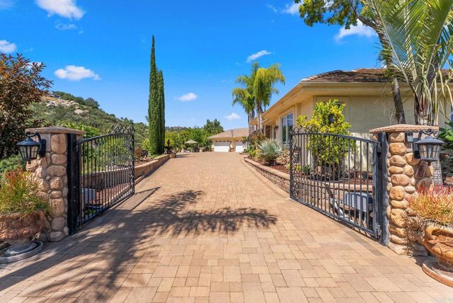 28820 Willow Park Road, Escondido, CA 92026