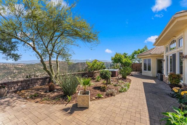 28820 Willow Park Road, Escondido, CA 92026