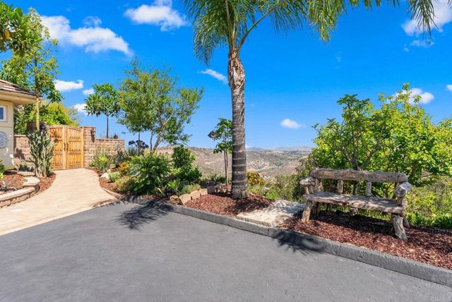 28820 Willow Park Road, Escondido, CA 92026