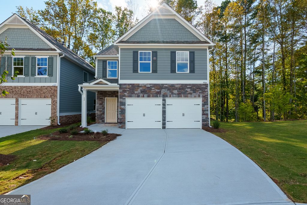 32 Parkwood Street, Dawsonville, GA 30534