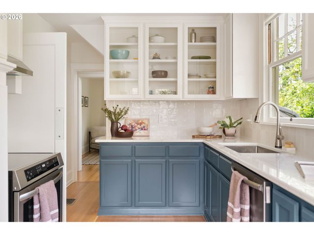 2235 Ne 37TH Ave, Portland, OR 97212