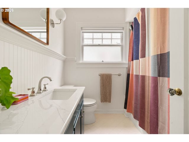 2235 Ne 37TH Ave, Portland, OR 97212
