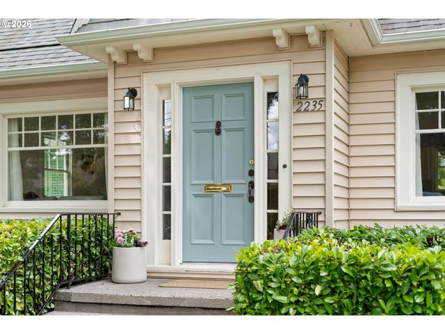 2235 Ne 37TH Ave, Portland, OR 97212