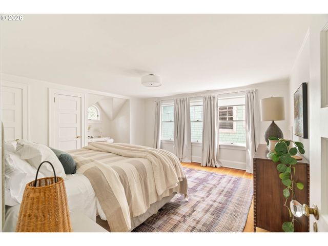2235 Ne 37TH Ave, Portland, OR 97212