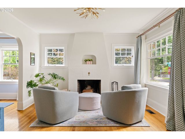 2235 Ne 37TH Ave, Portland, OR 97212