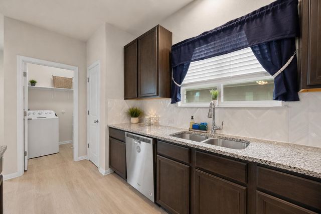 558 Nautical LOOP, Kyle, TX 78640