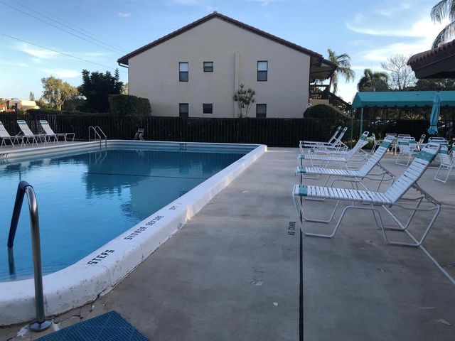 4682 Lucerne Lakes Boulevard 206, Lake Worth, FL 33467