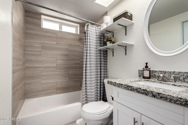 715 E HARMONY Avenue, Mesa, AZ 85204