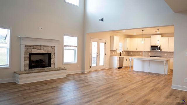 310 Garnet Drive, Bonaire, GA 31005