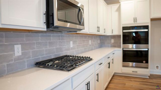 310 Garnet Drive, Bonaire, GA 31005