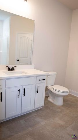 310 Garnet Drive, Bonaire, GA 31005