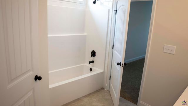 310 Garnet Drive, Bonaire, GA 31005