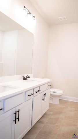 310 Garnet Drive, Bonaire, GA 31005