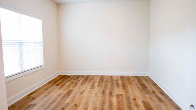 310 Garnet Drive, Bonaire, GA 31005