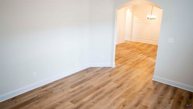 310 Garnet Drive, Bonaire, GA 31005