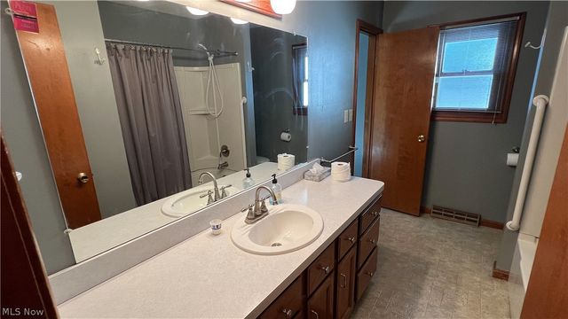 13841 Stoney Creek Drive, North Royalton, OH 44133