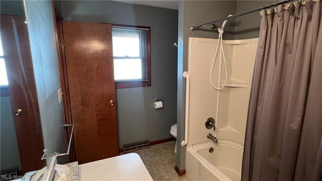 13841 Stoney Creek Drive, North Royalton, OH 44133