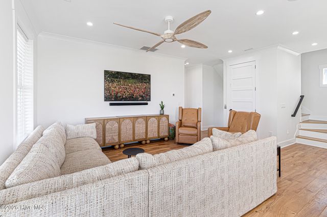 524 N Kinston Avenue, Atlantic Beach, NC 28512