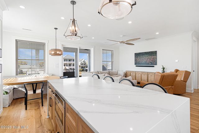 524 N Kinston Avenue, Atlantic Beach, NC 28512