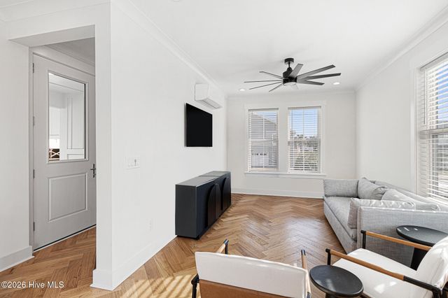 524 N Kinston Avenue, Atlantic Beach, NC 28512