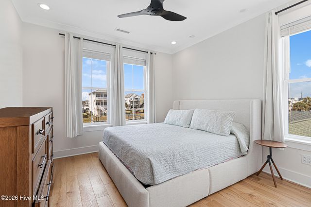 524 N Kinston Avenue, Atlantic Beach, NC 28512